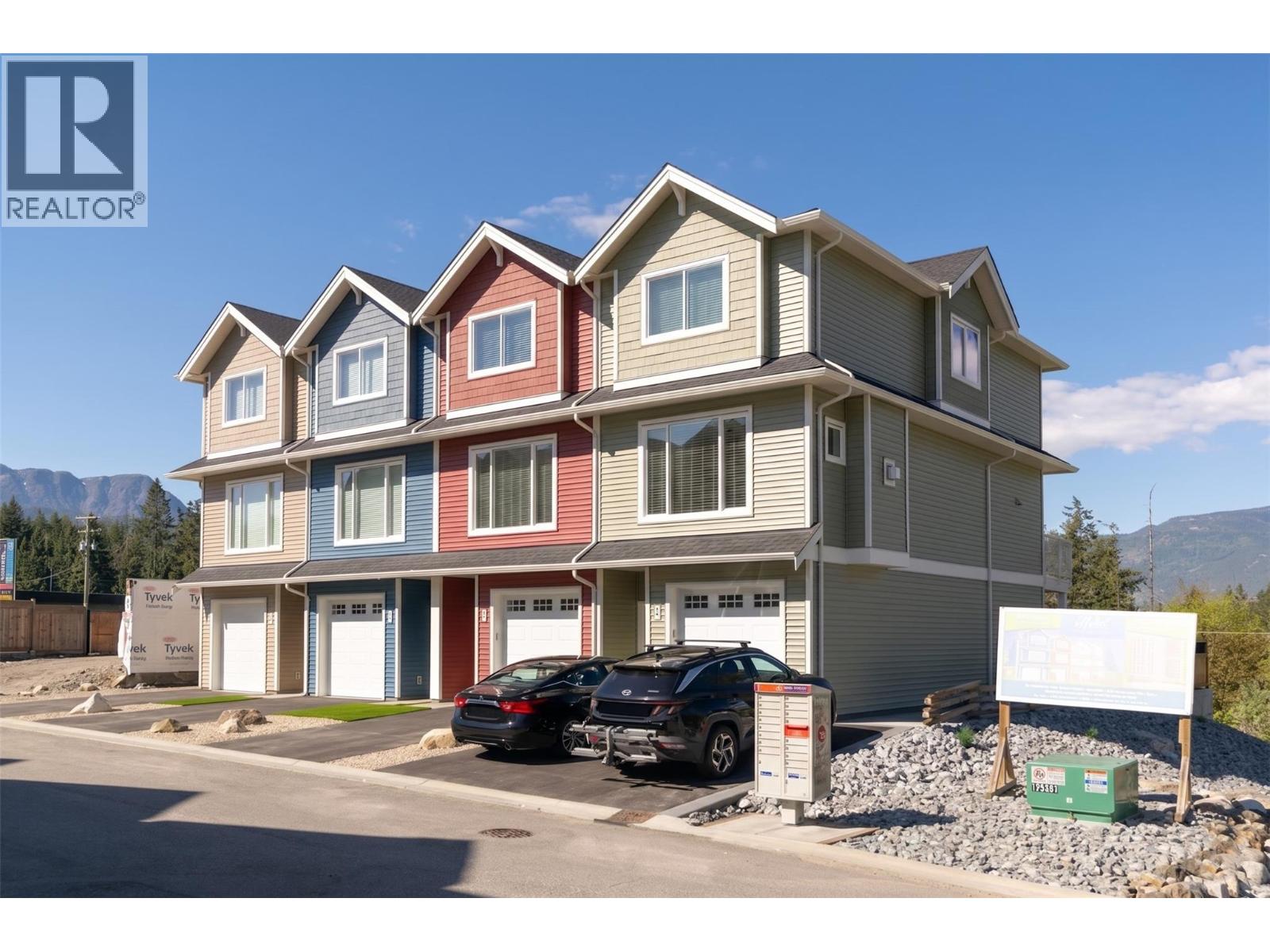 1910 11 Avenue NE Unit# 3, salmon arm, British Columbia