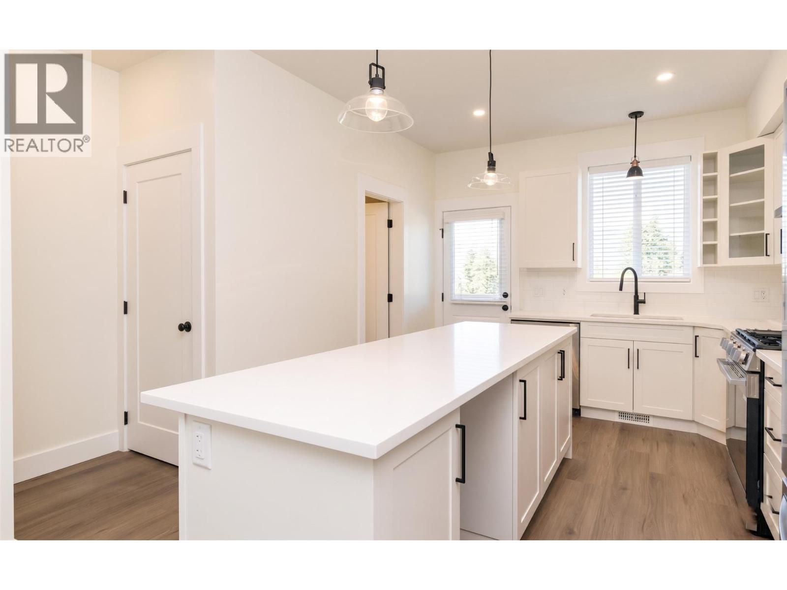 1910 11 Avenue Ne Unit# 3, Salmon Arm, British Columbia  V1E 2V5 - Photo 4 - 10386486