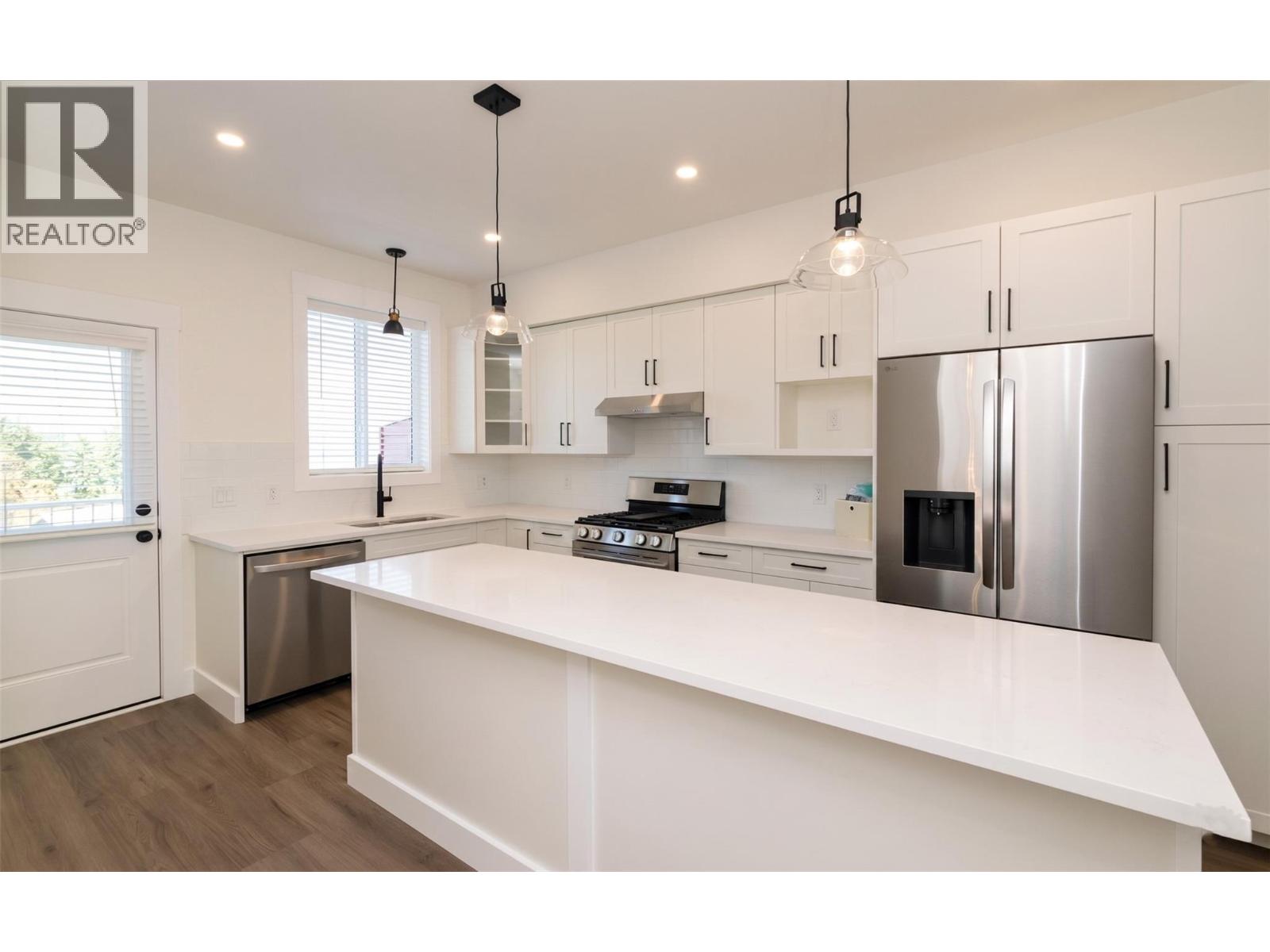 1910 11 Avenue Ne Unit# 3, Salmon Arm, British Columbia  V1E 2V5 - Photo 5 - 10386486