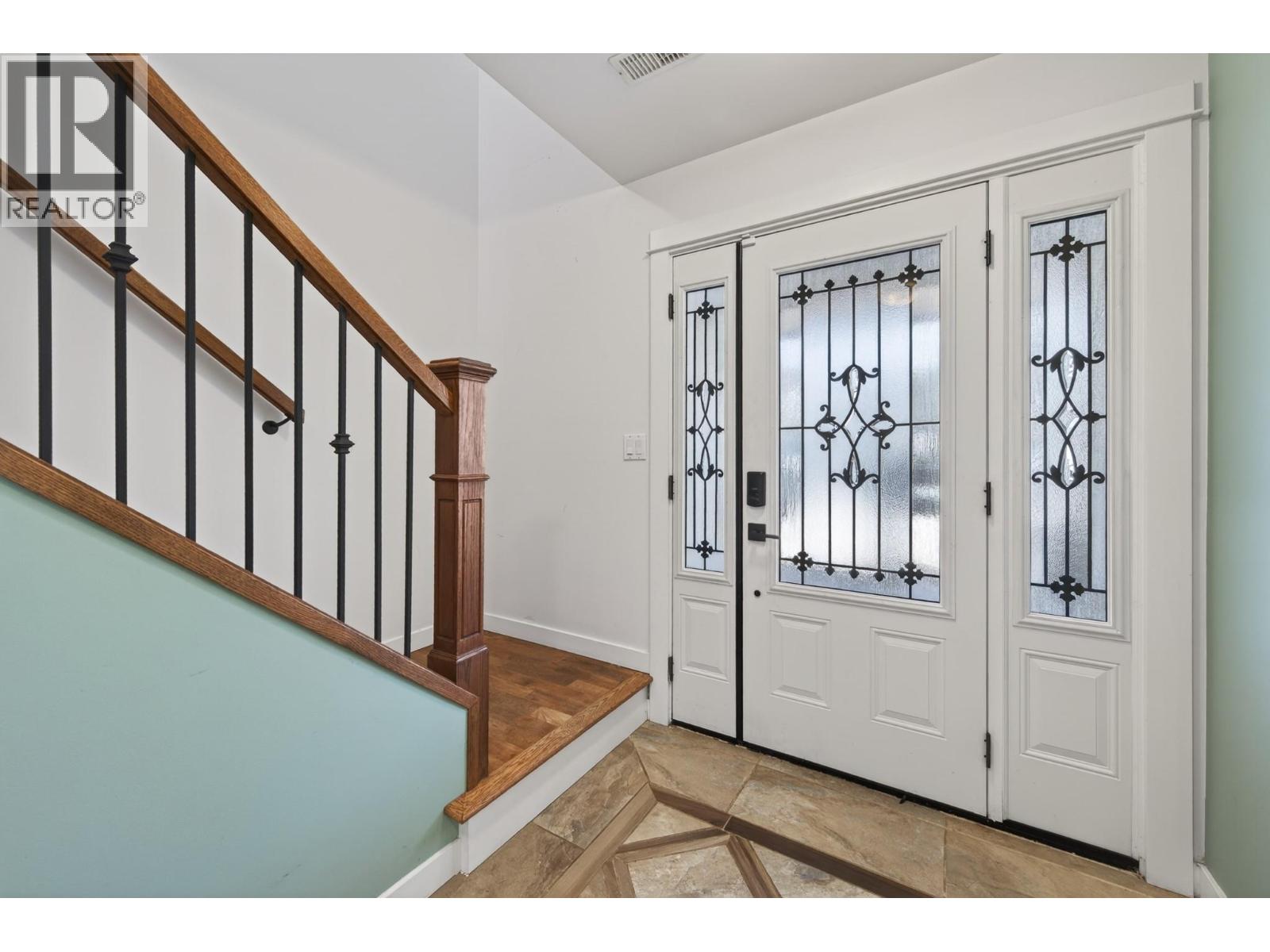 2635 Rosewood Avenue, Kamloops, British Columbia  V2B 0C4 - Photo 2 - 10386748