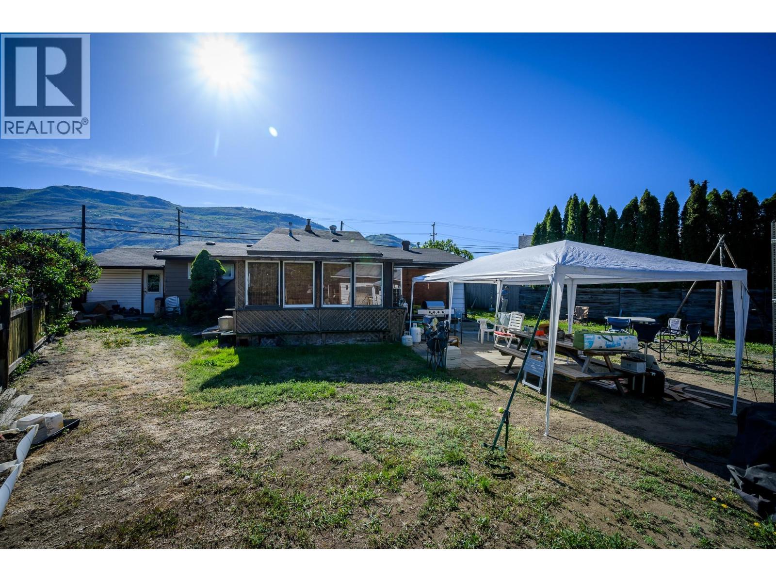 2810 Westsyde Road, Kamloops, British Columbia  V2B 7E3 - Photo 3 - 10386609