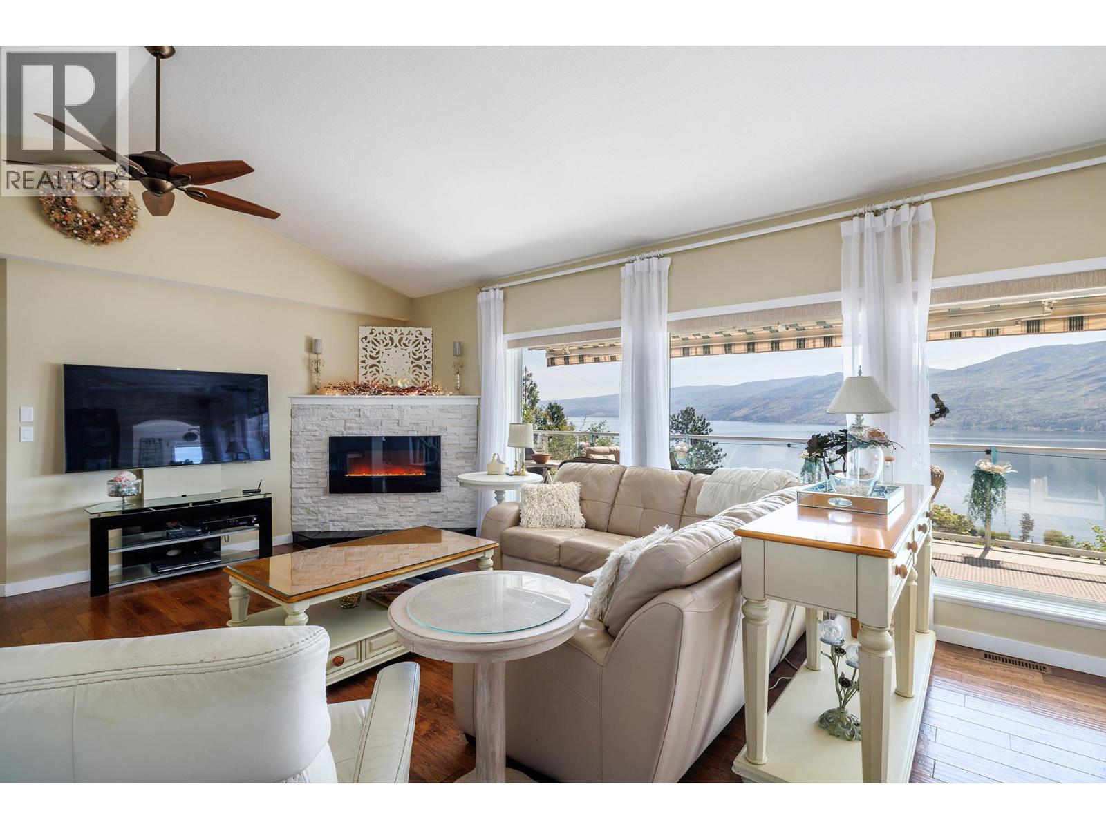 5273 Sutherland Road, Peachland, British Columbia  V0H 1X2 - Photo 3 - 10386558