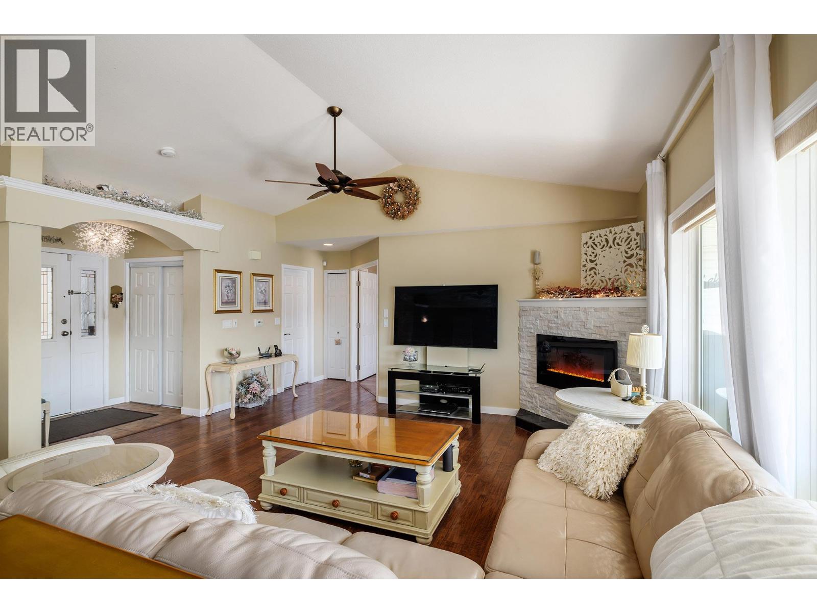 5273 Sutherland Road, Peachland, British Columbia  V0H 1X2 - Photo 4 - 10386558