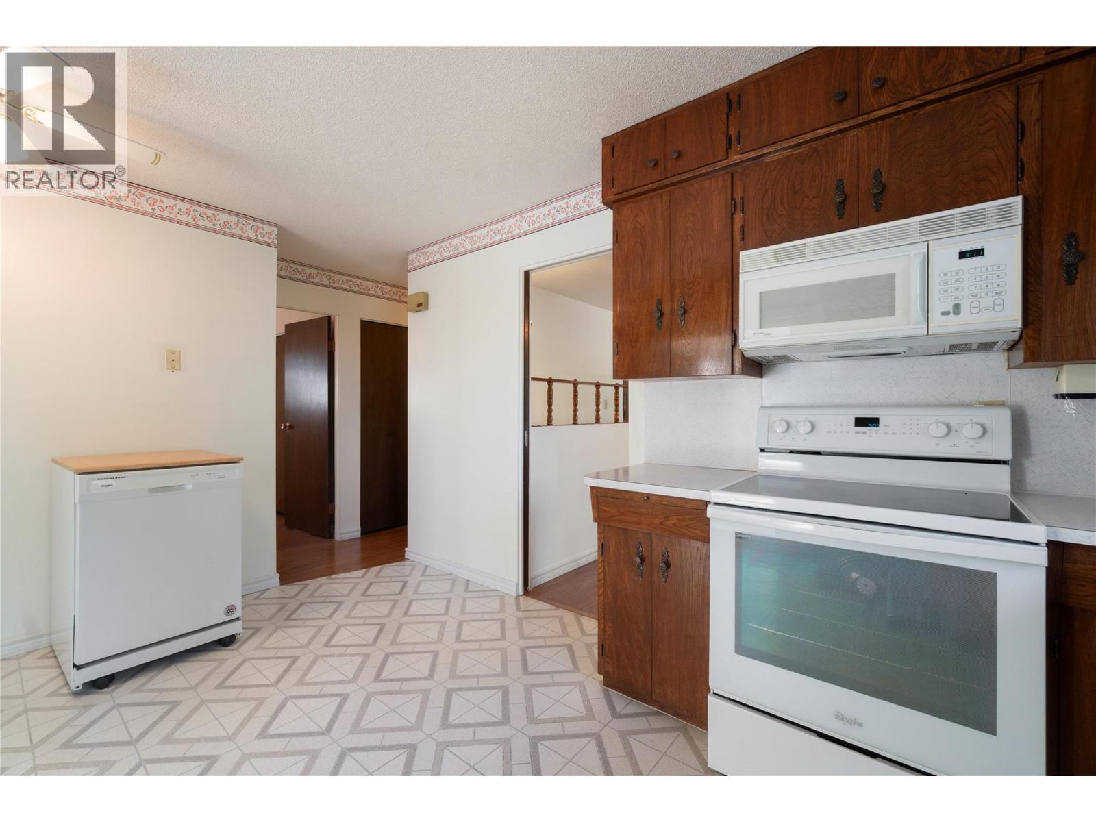 170 25th Street Ne, Salmon Arm, British Columbia  V1E 2A8 - Photo 23 - 10384030