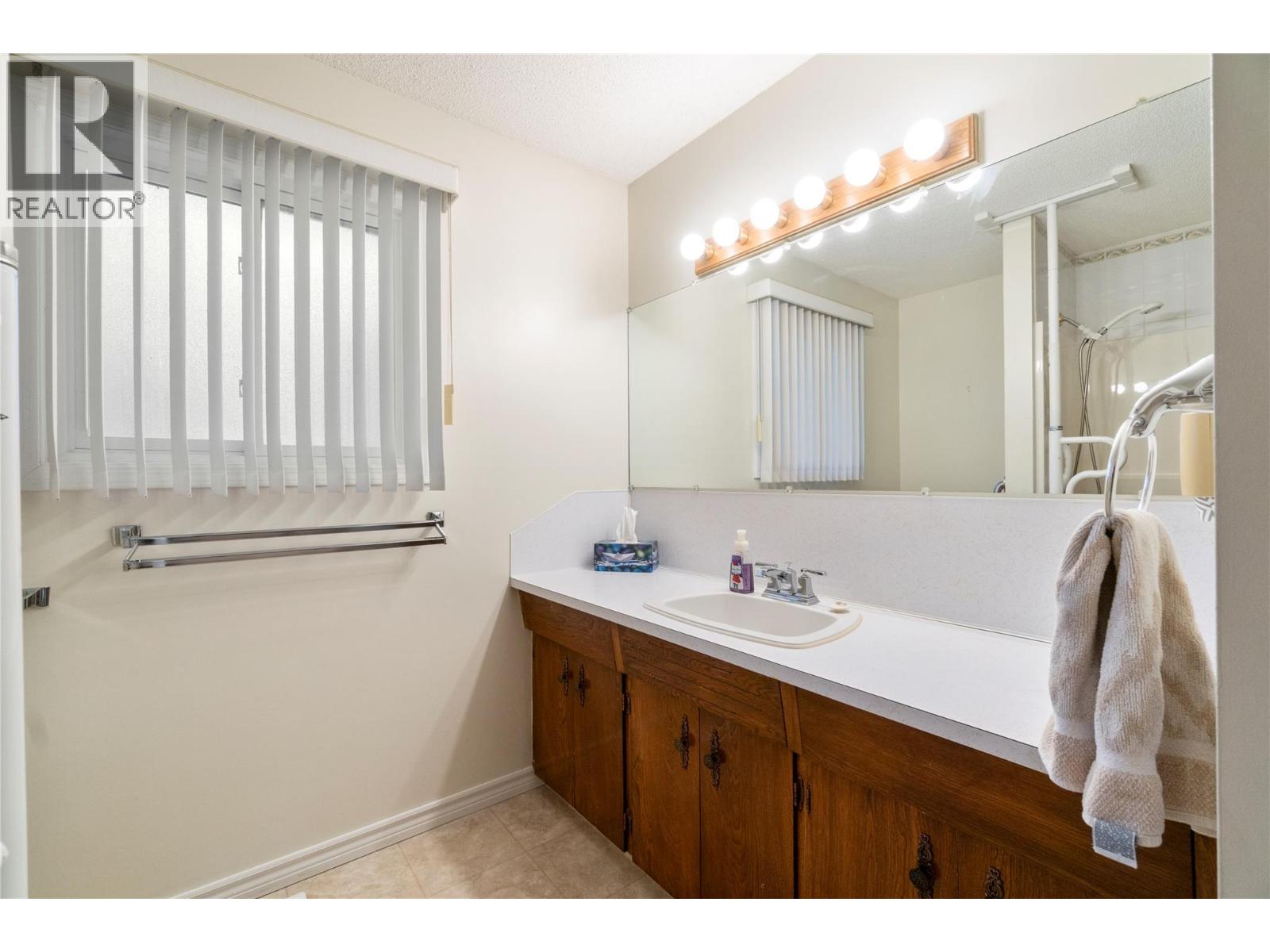 170 25th Street Ne, Salmon Arm, British Columbia  V1E 2A8 - Photo 27 - 10384030
