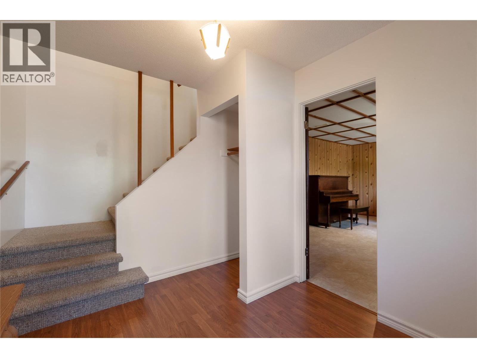 170 25th Street Ne, Salmon Arm, British Columbia  V1E 2A8 - Photo 33 - 10384030