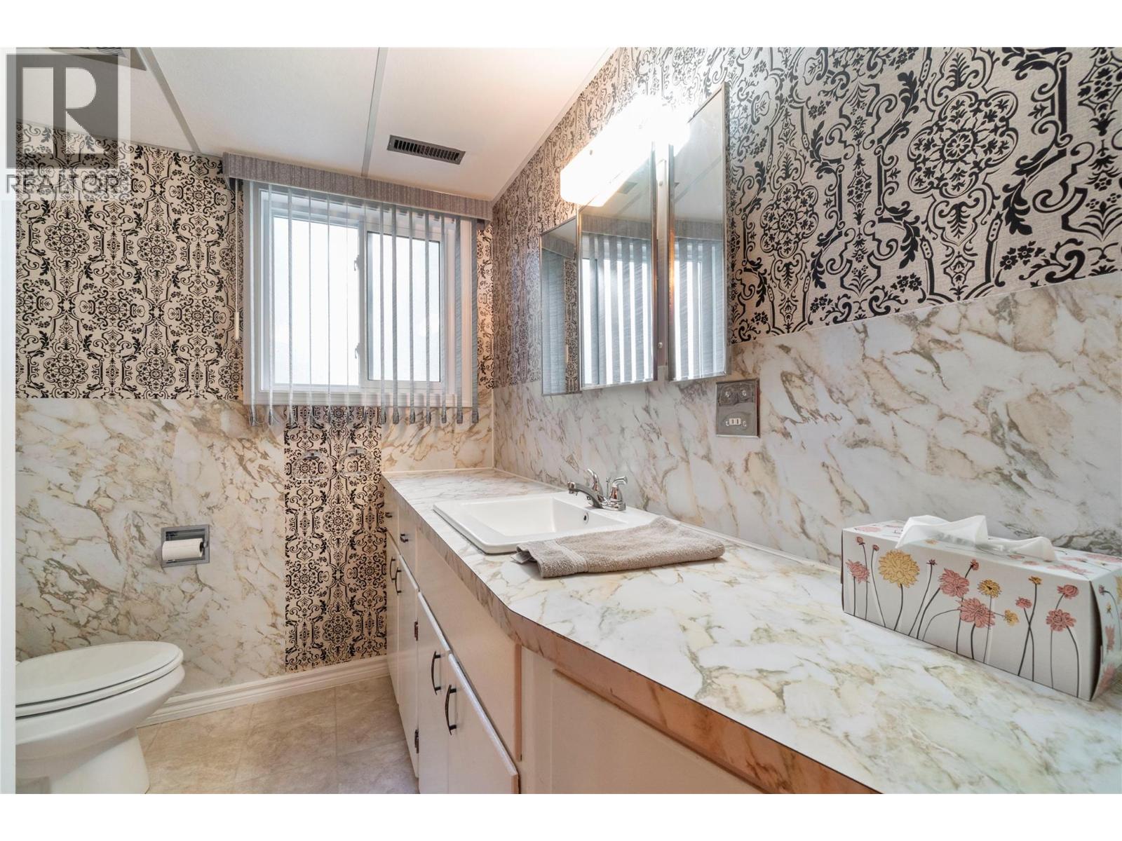 170 25th Street Ne, Salmon Arm, British Columbia  V1E 2A8 - Photo 39 - 10384030