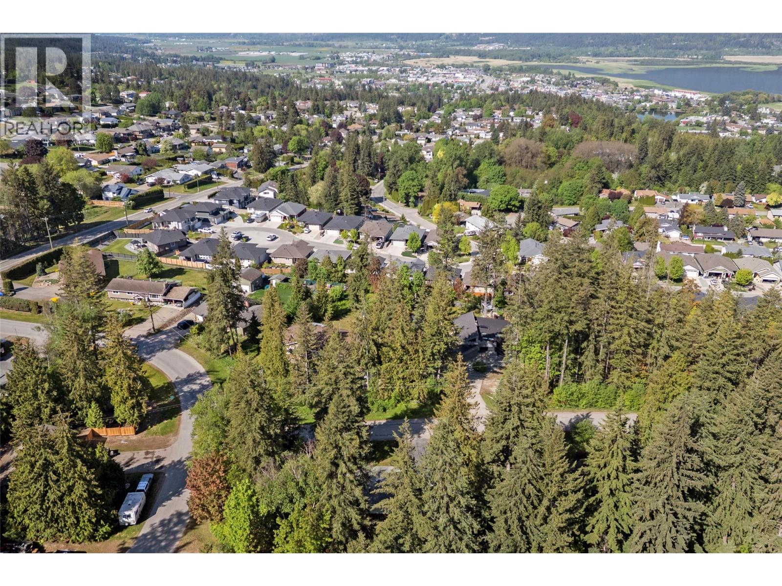 170 25th Street Ne, Salmon Arm, British Columbia  V1E 2A8 - Photo 8 - 10384030