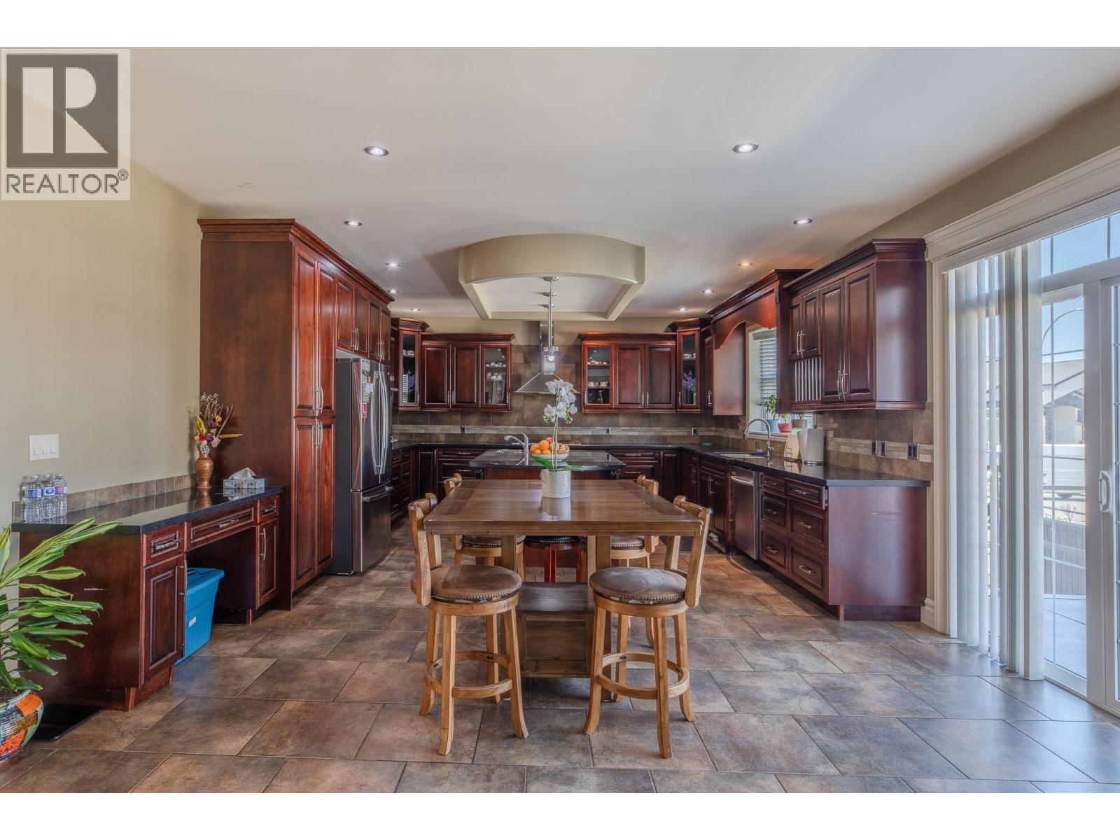 2377 Wiltse Drive, Penticton, British Columbia  V2A 7X7 - Photo 11 - 10386762