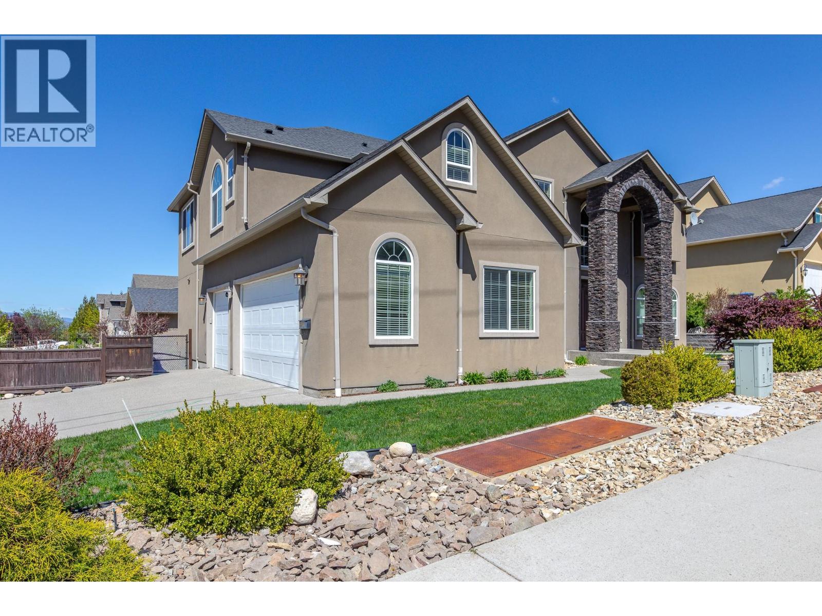 2377 Wiltse Drive, Penticton, British Columbia  V2A 7X7 - Photo 2 - 10386762