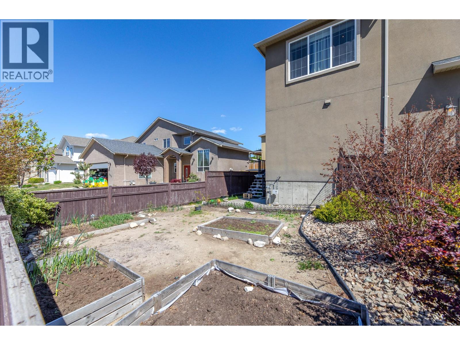 2377 Wiltse Drive, Penticton, British Columbia  V2A 7X7 - Photo 4 - 10386762
