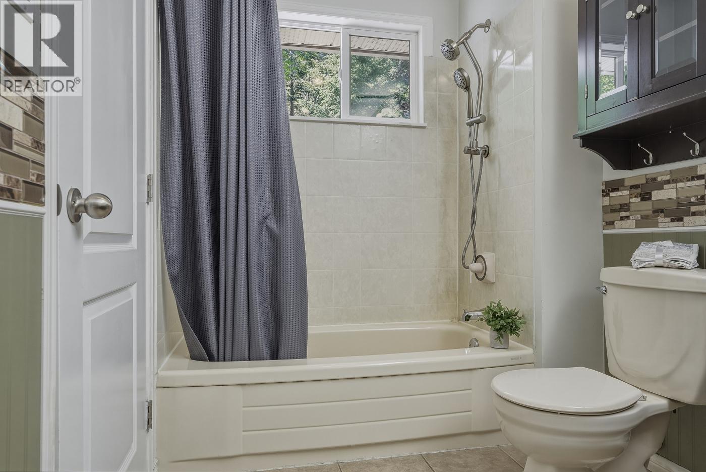 6105 Dallas Drive, Kamloops, British Columbia  V2C 5Z9 - Photo 23 - 10386761