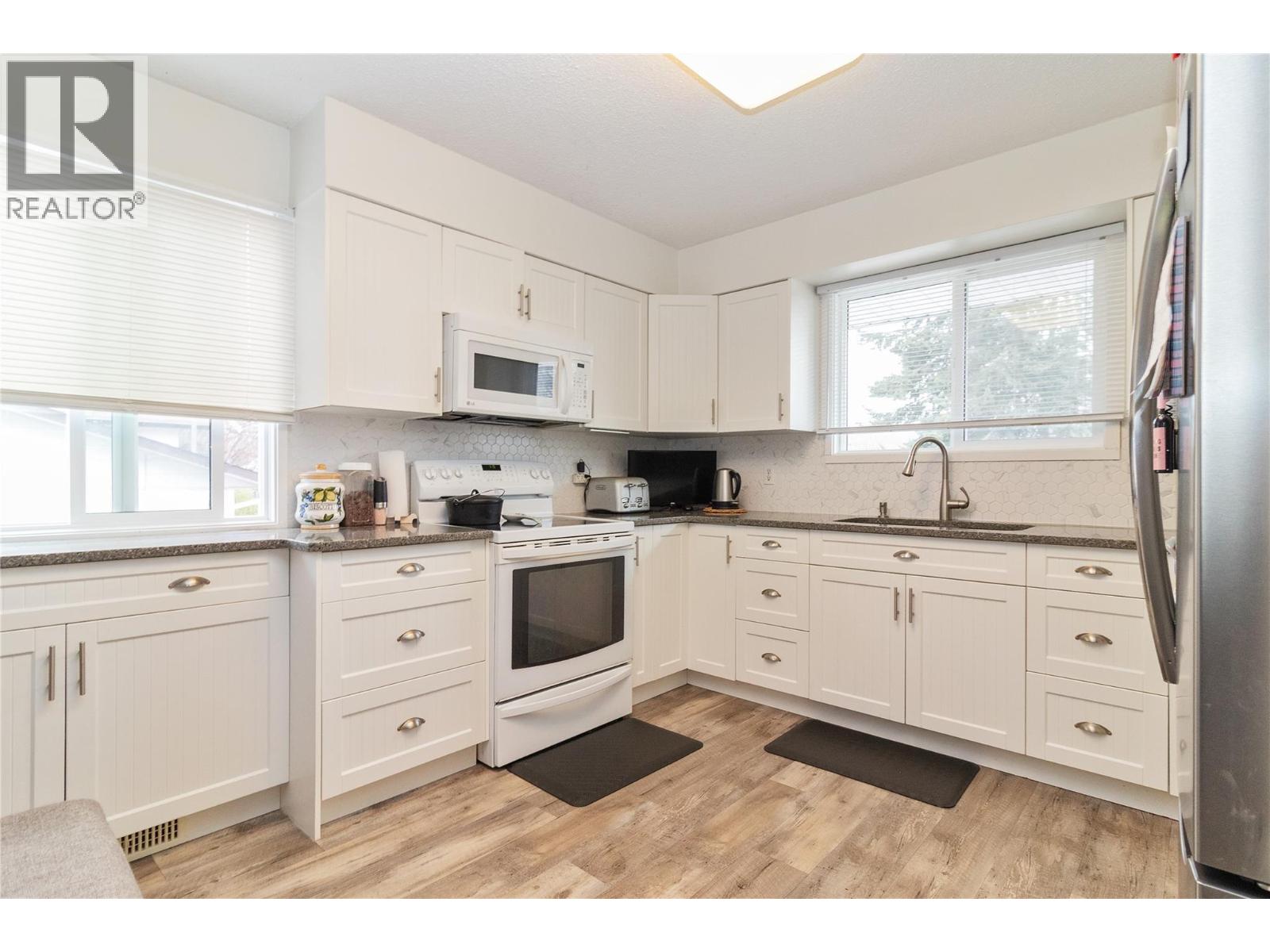 410 Madsen Road, Kelowna, British Columbia  V1X 2C2 - Photo 3 - 10386734