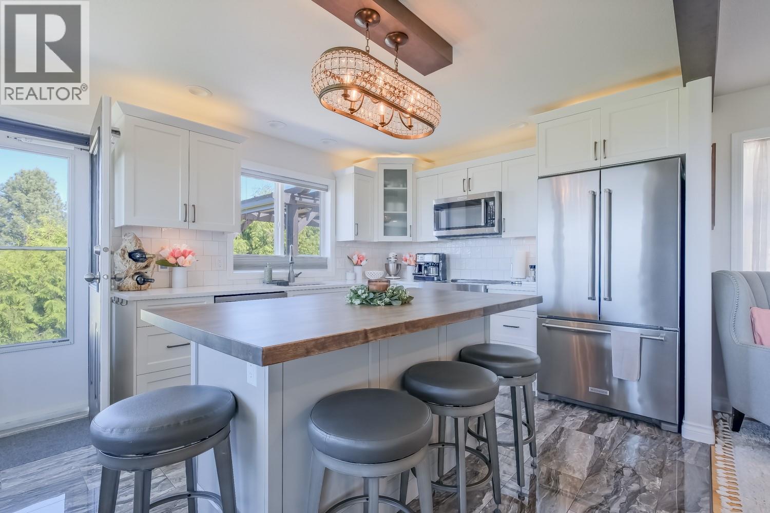 853 Toovey Road, Kelowna, British Columbia  V1X 6R2 - Photo 4 - 10386095
