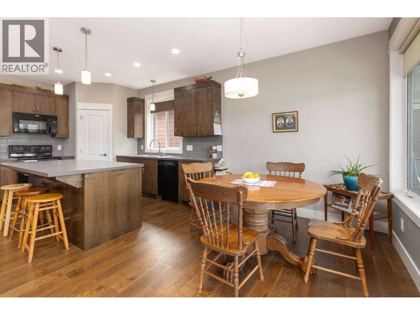 221 24 Street Ne, Salmon Arm, British Columbia  V1E 0C2 - Photo 6 - 10386702