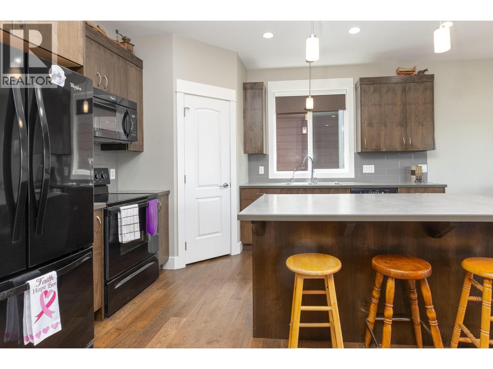 221 24 Street Ne, Salmon Arm, British Columbia  V1E 0C2 - Photo 8 - 10386702