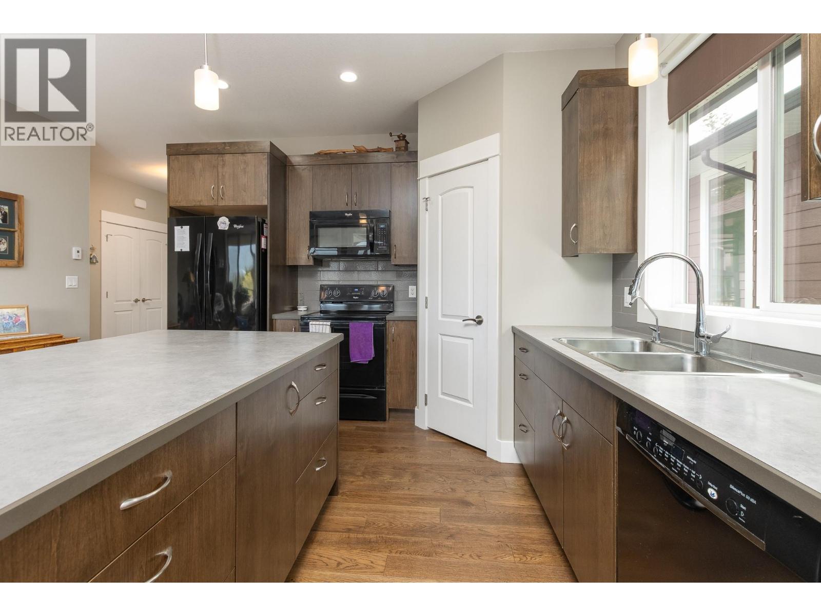 221 24 Street Ne, Salmon Arm, British Columbia  V1E 0C2 - Photo 9 - 10386702