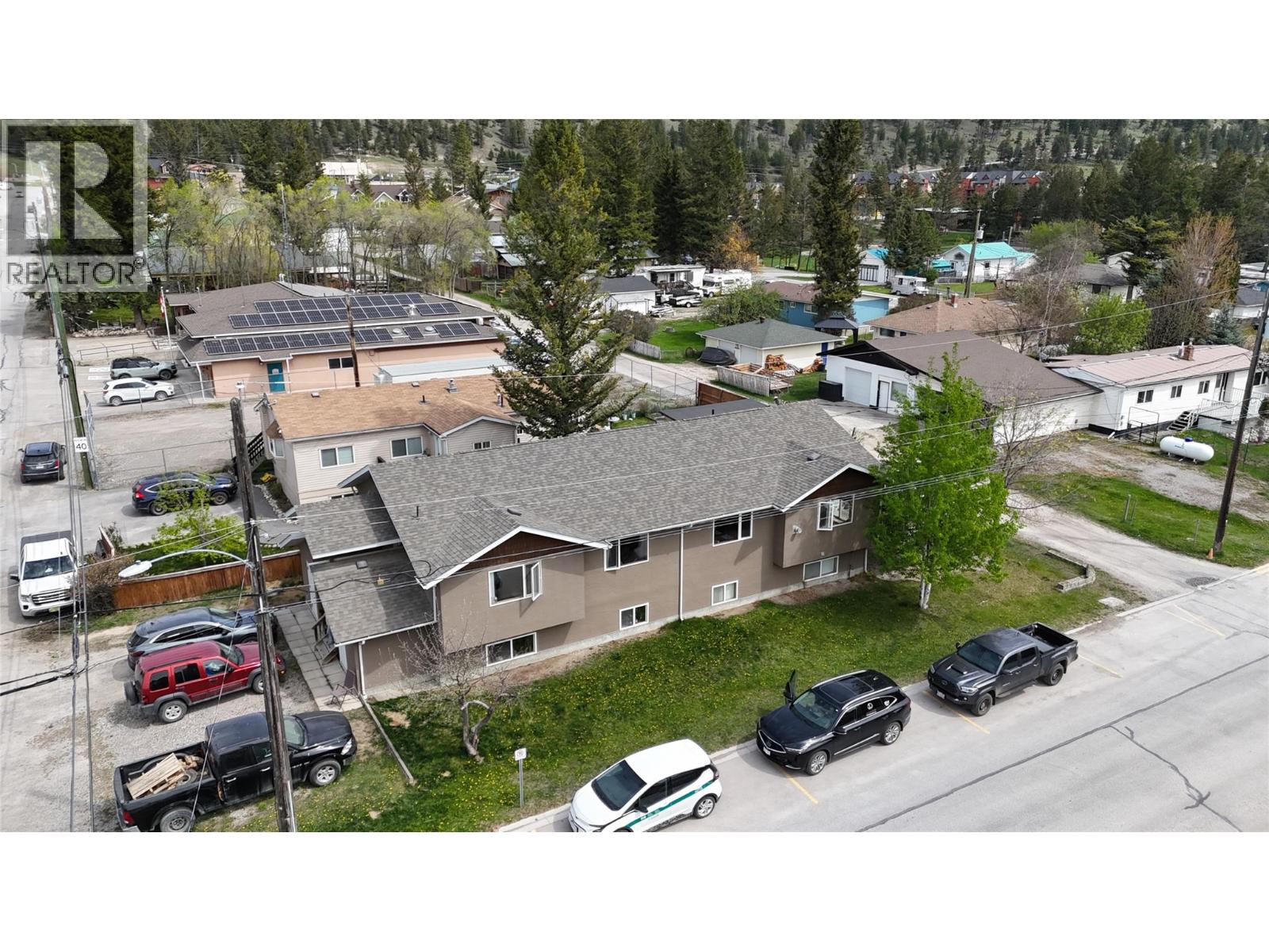 7506 Columbia Avenue, Radium Hot Springs, British Columbia  V0A 1M0 - Photo 1 - 10386571