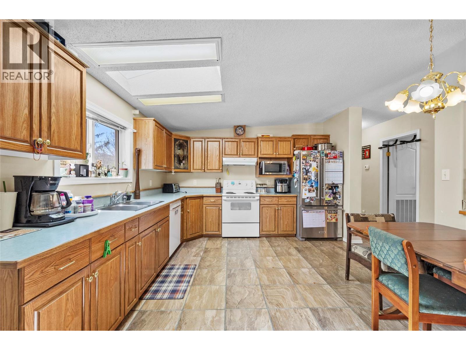 1309 Spruce Avenue, Merritt, British Columbia  V1K 1L2 - Photo 3 - 10386567