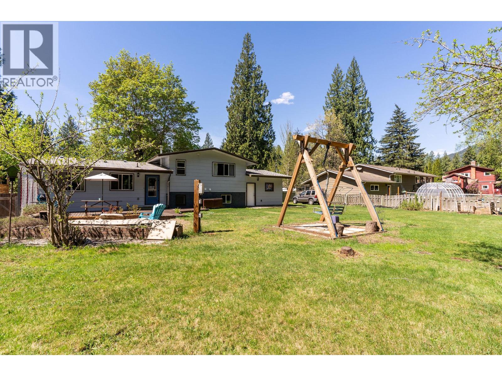 1736 Hay Road, Revelstoke, British Columbia  V0E 2S1 - Photo 30 - 10386282