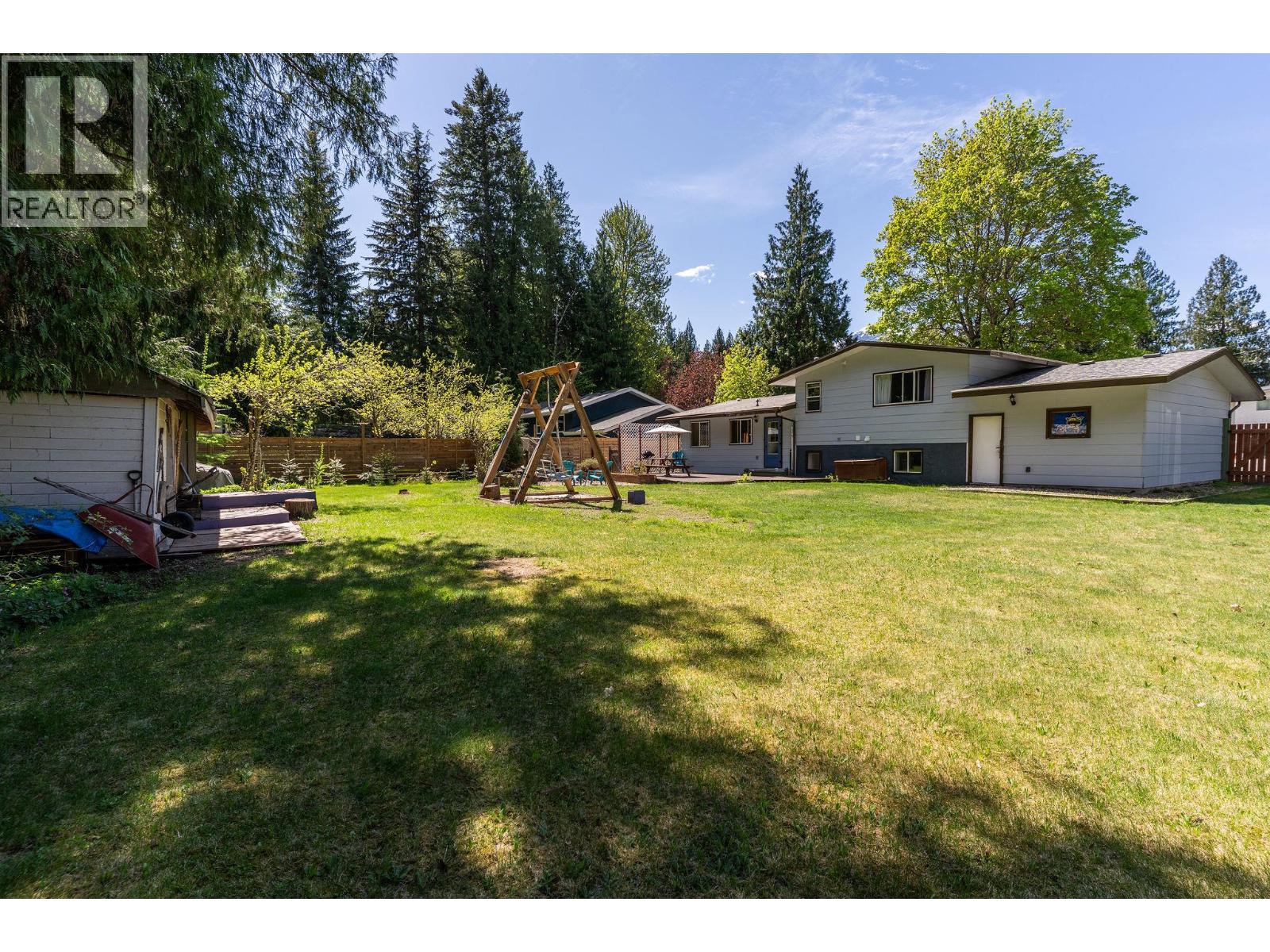 1736 Hay Road, Revelstoke, British Columbia  V0E 2S1 - Photo 32 - 10386282