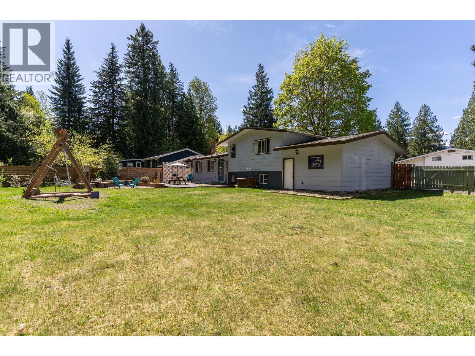 1736 Hay Road, Revelstoke, British Columbia  V0E 2S1 - Photo 35 - 10386282
