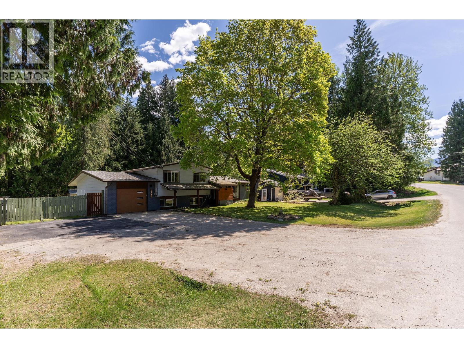 1736 Hay Road, Revelstoke, British Columbia  V0E 2S1 - Photo 37 - 10386282