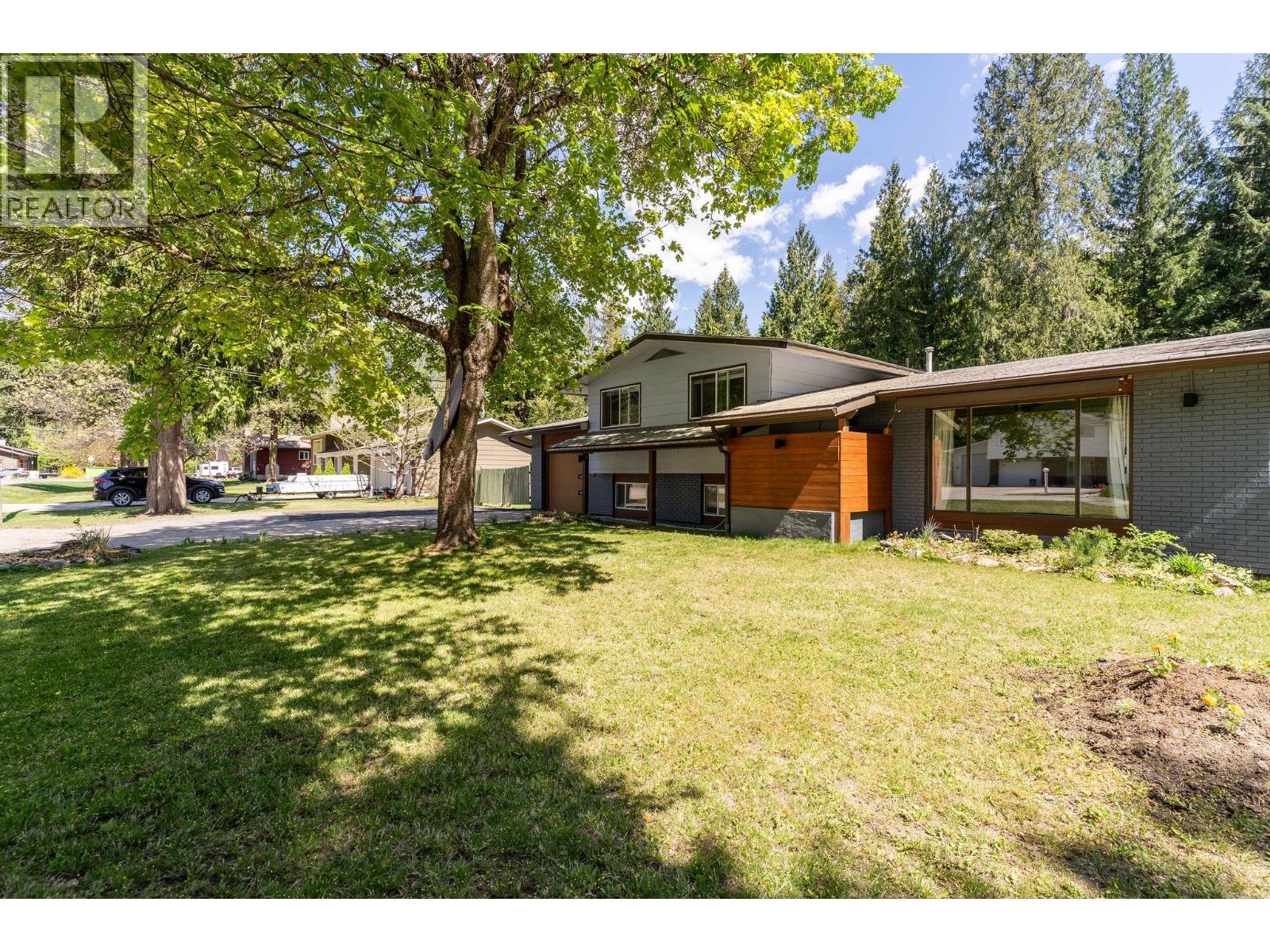 1736 Hay Road, Revelstoke, British Columbia  V0E 2S1 - Photo 40 - 10386282