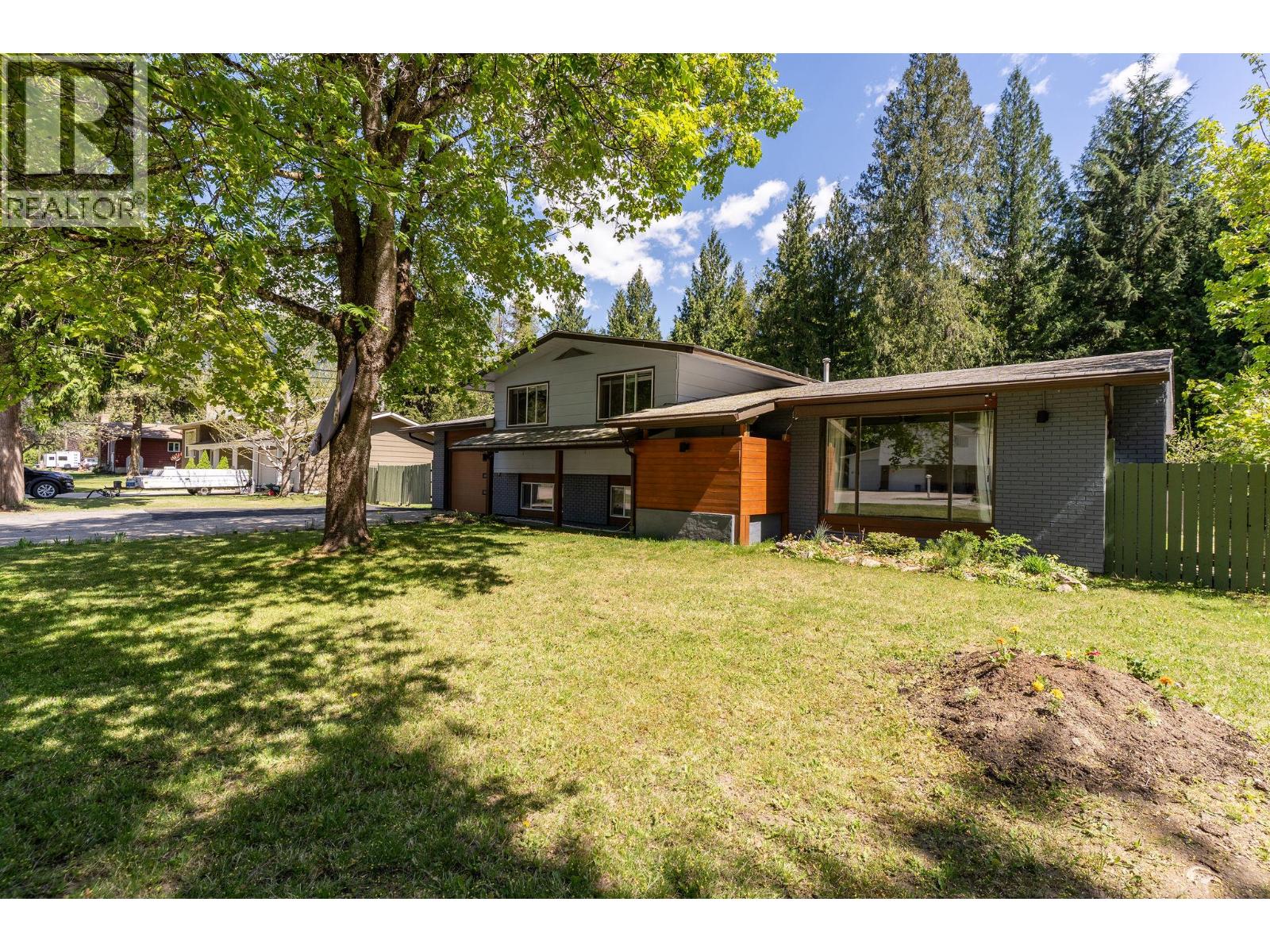 1736 Hay Road, Revelstoke, British Columbia  V0E 2S1 - Photo 41 - 10386282