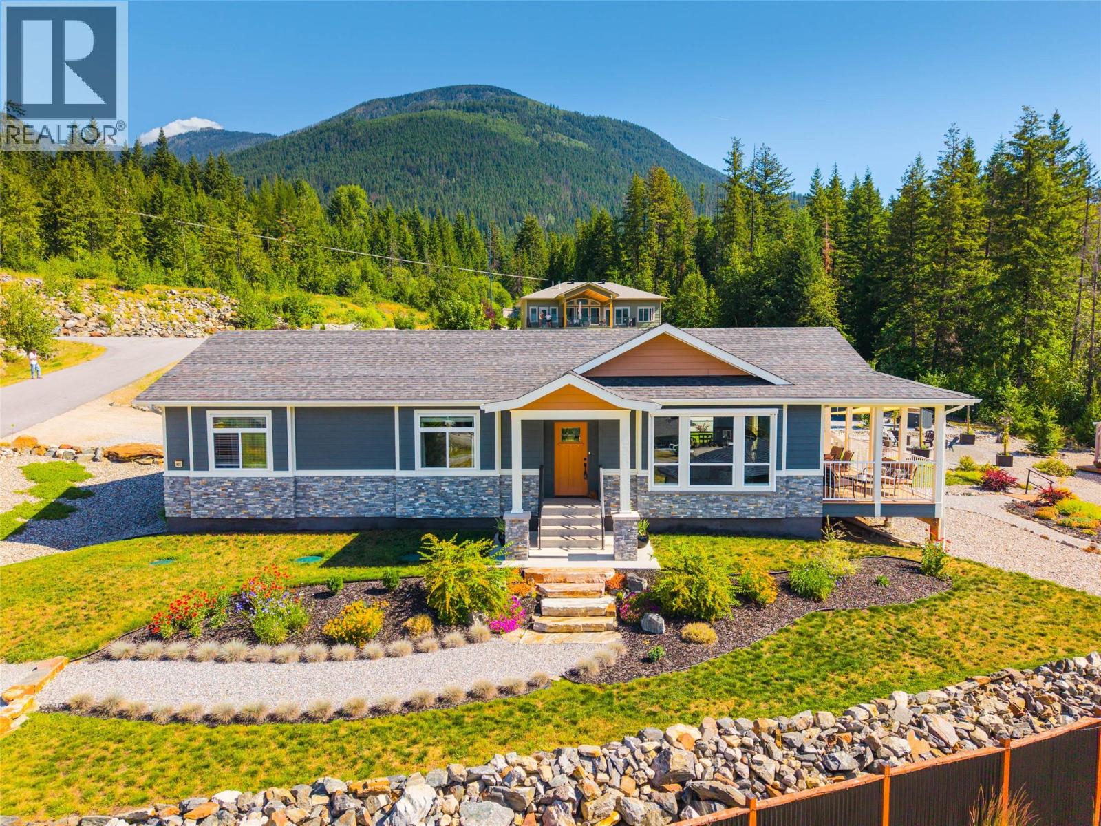 430 Buriview Drive, Nelson, British Columbia  V1L 0A7 - Photo 3 - 10386665
