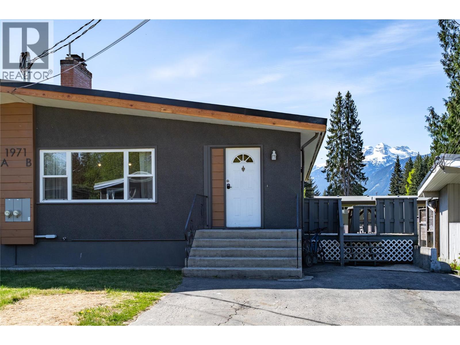 1971 Fairway Road Unit# B, revelstoke, British Columbia