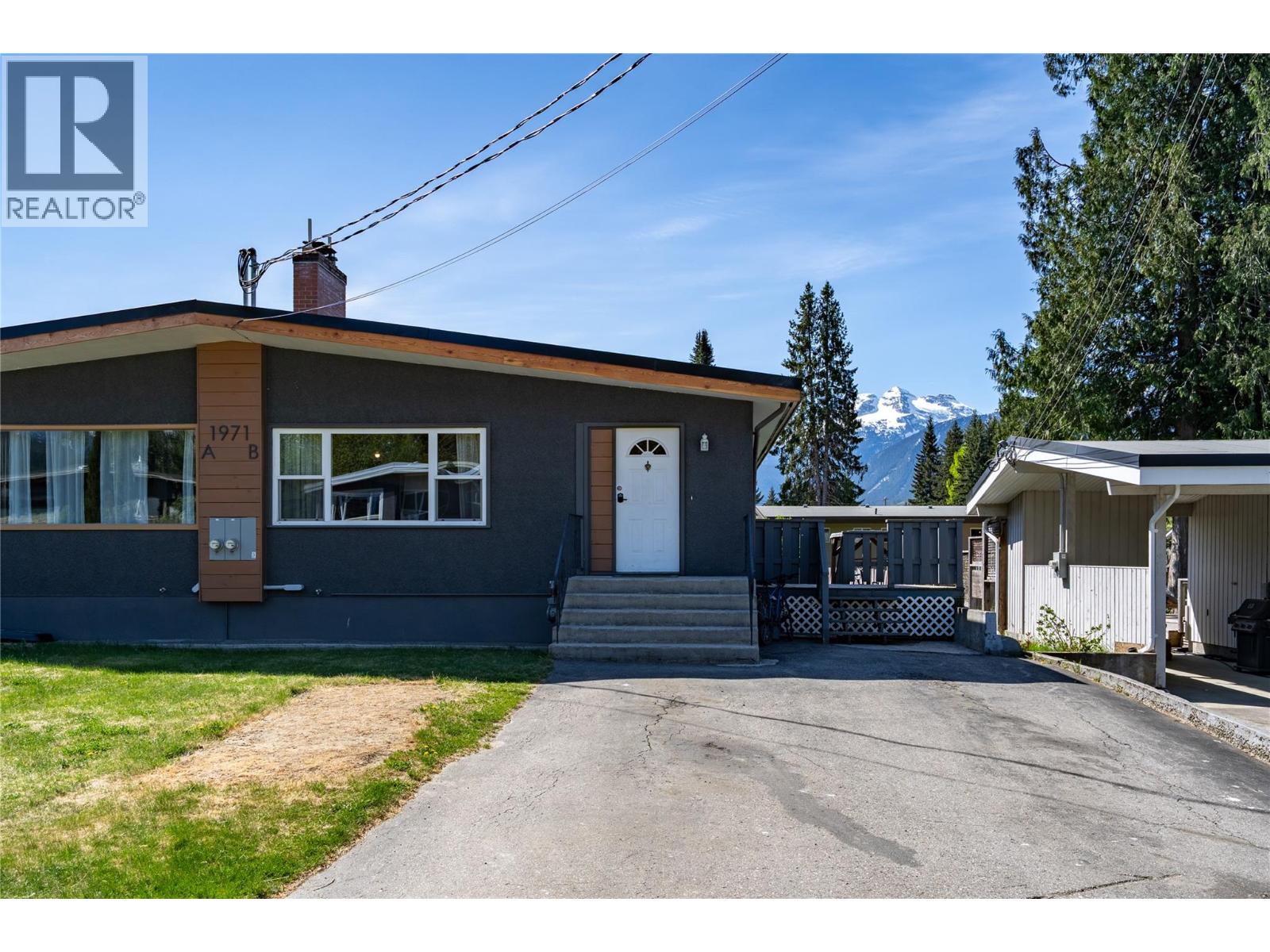1971 Fairway Road Unit# B, Revelstoke, British Columbia  V0E 2S0 - Photo 2 - 10386692