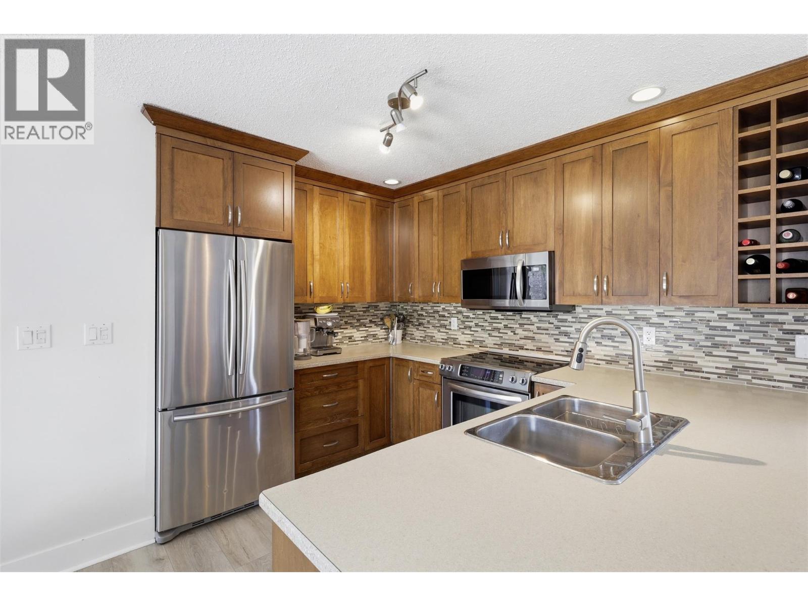 675 Sicamore Drive, Kamloops, British Columbia  V2B 6R6 - Photo 13 - 10386556