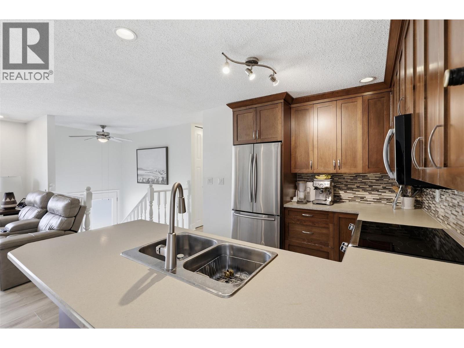 675 Sicamore Drive, Kamloops, British Columbia  V2B 6R6 - Photo 14 - 10386556