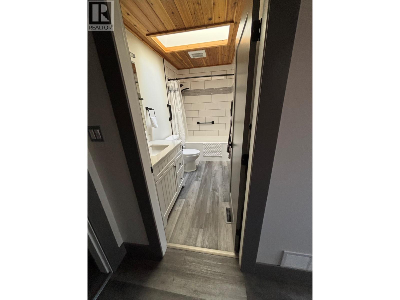839 8th Avenue, Vernon, British Columbia  V1H 1Z1 - Photo 28 - 10383808