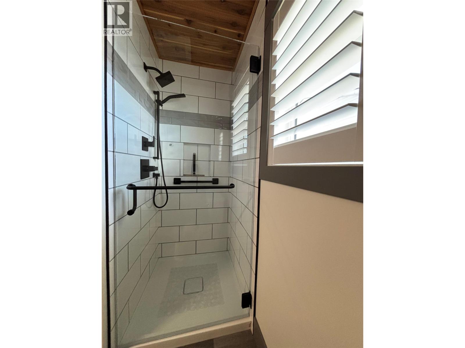 839 8th Avenue, Vernon, British Columbia  V1H 1Z1 - Photo 35 - 10383808