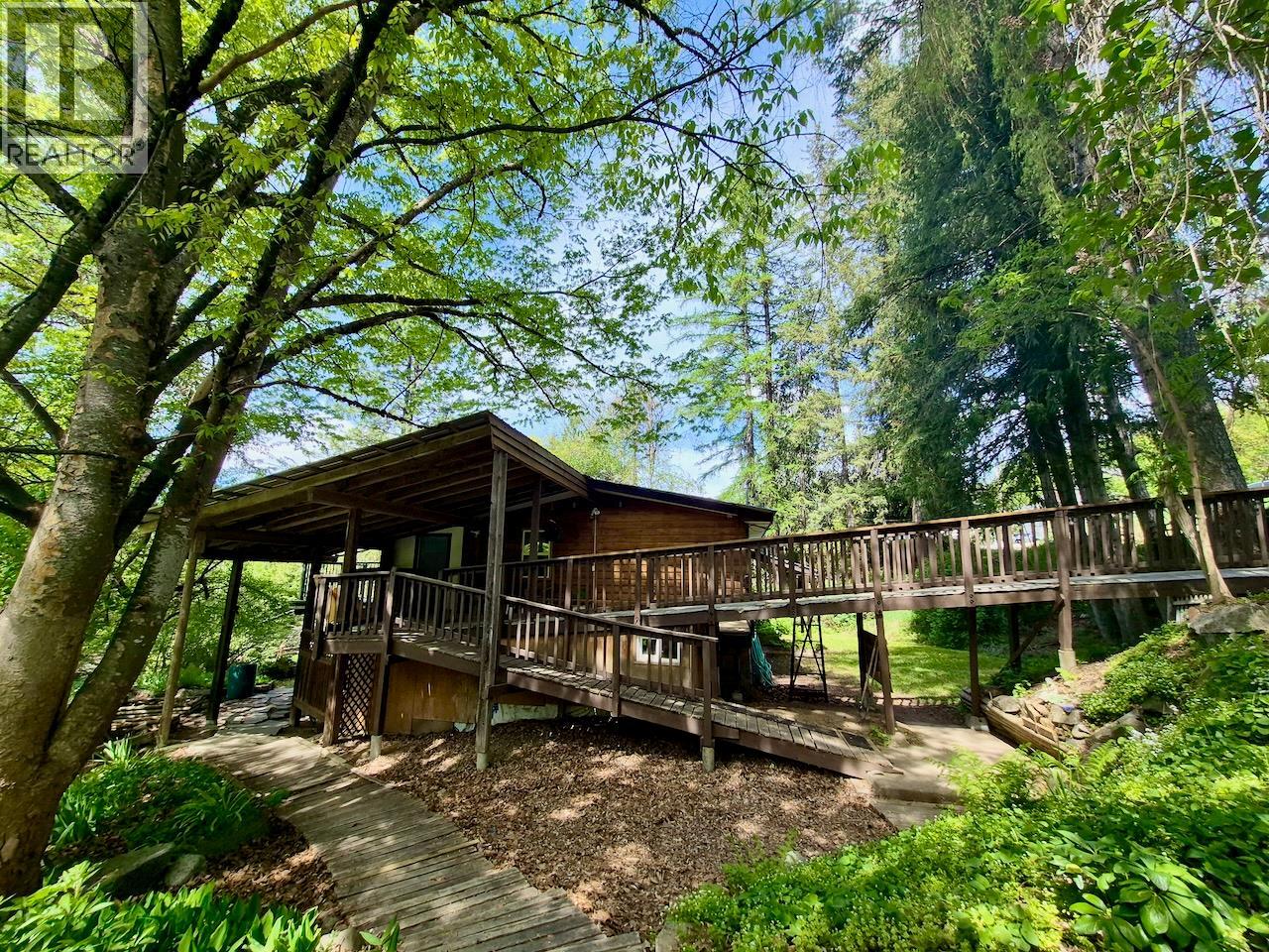 2010 Creek Street, Nelson, British Columbia  V1L 1M7 - Photo 1 - 10386711
