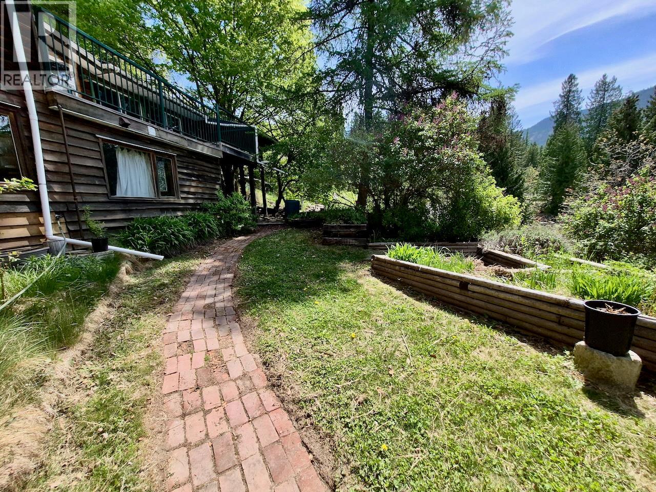 2010 Creek Street, Nelson, British Columbia  V1L 1M7 - Photo 19 - 10386711