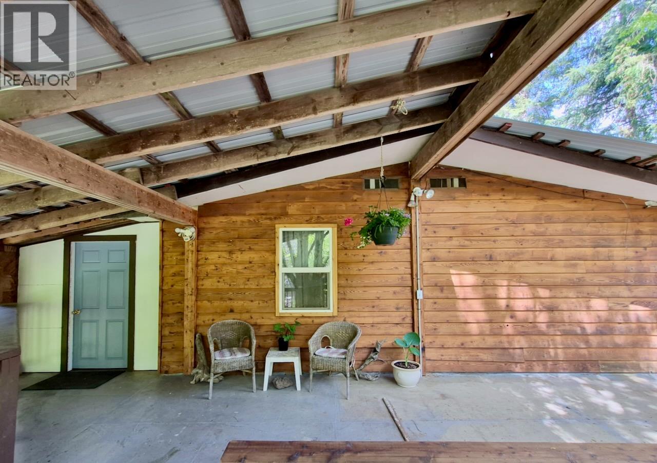 2010 Creek Street, Nelson, British Columbia  V1L 1M7 - Photo 3 - 10386711