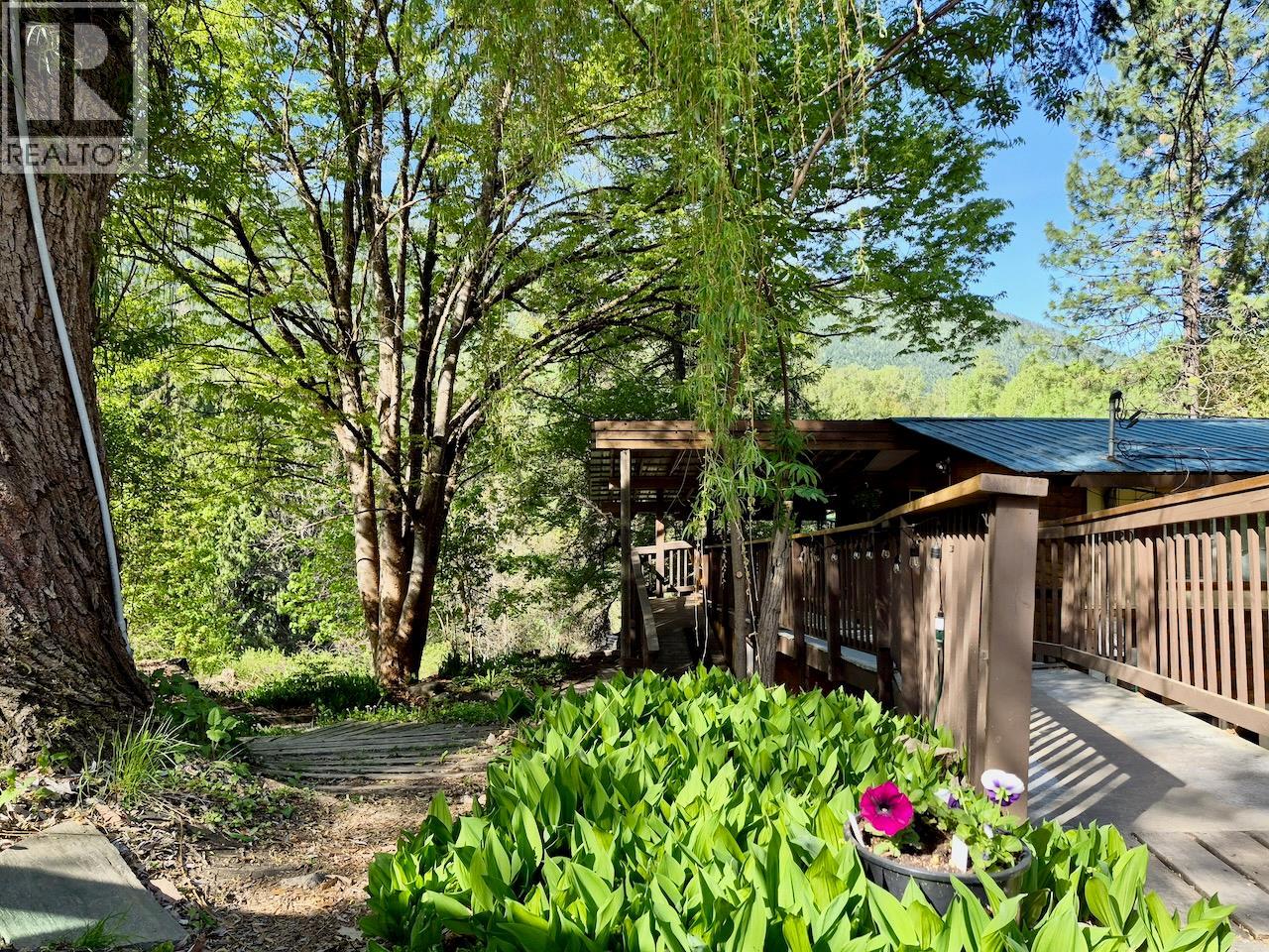 2010 Creek Street, Nelson, British Columbia  V1L 1M7 - Photo 6 - 10386711