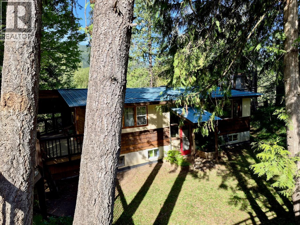 2010 Creek Street, Nelson, British Columbia  V1L 1M7 - Photo 7 - 10386711