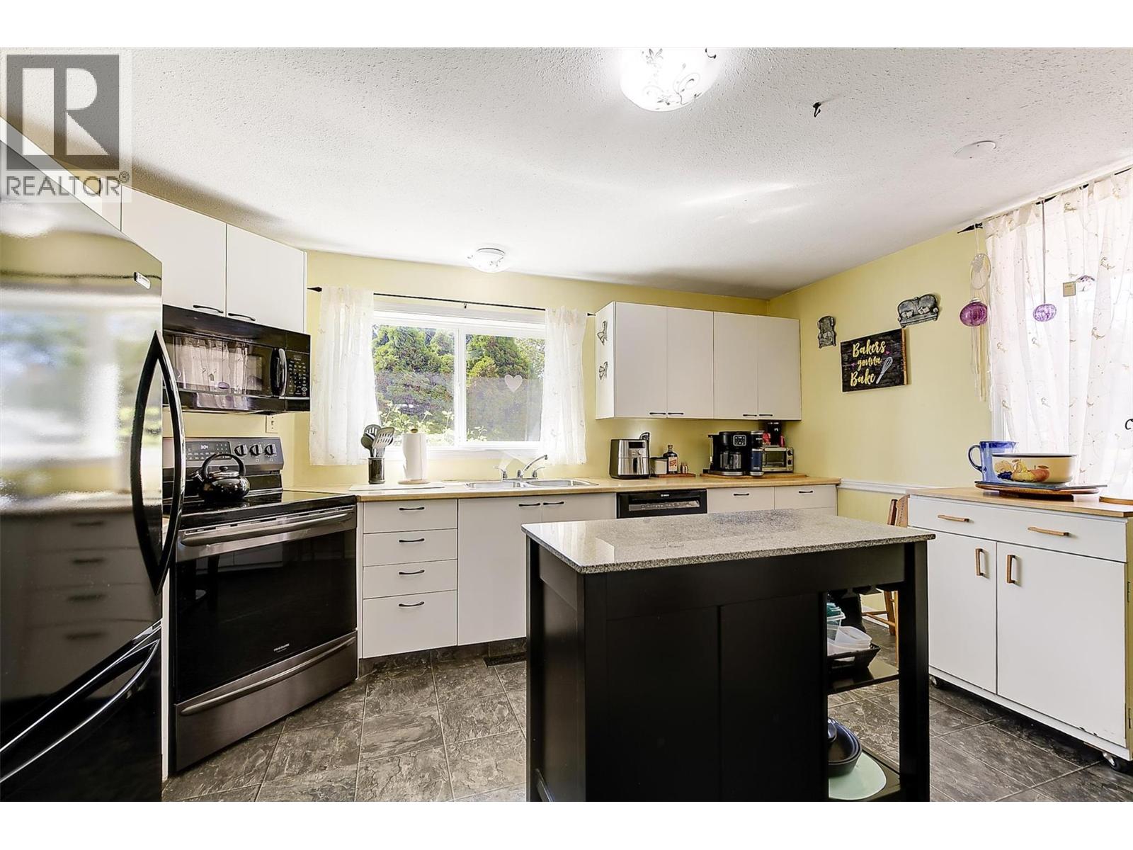725 Fraser Road, Kelowna, British Columbia  V1X 3M2 - Photo 7 - 10386661