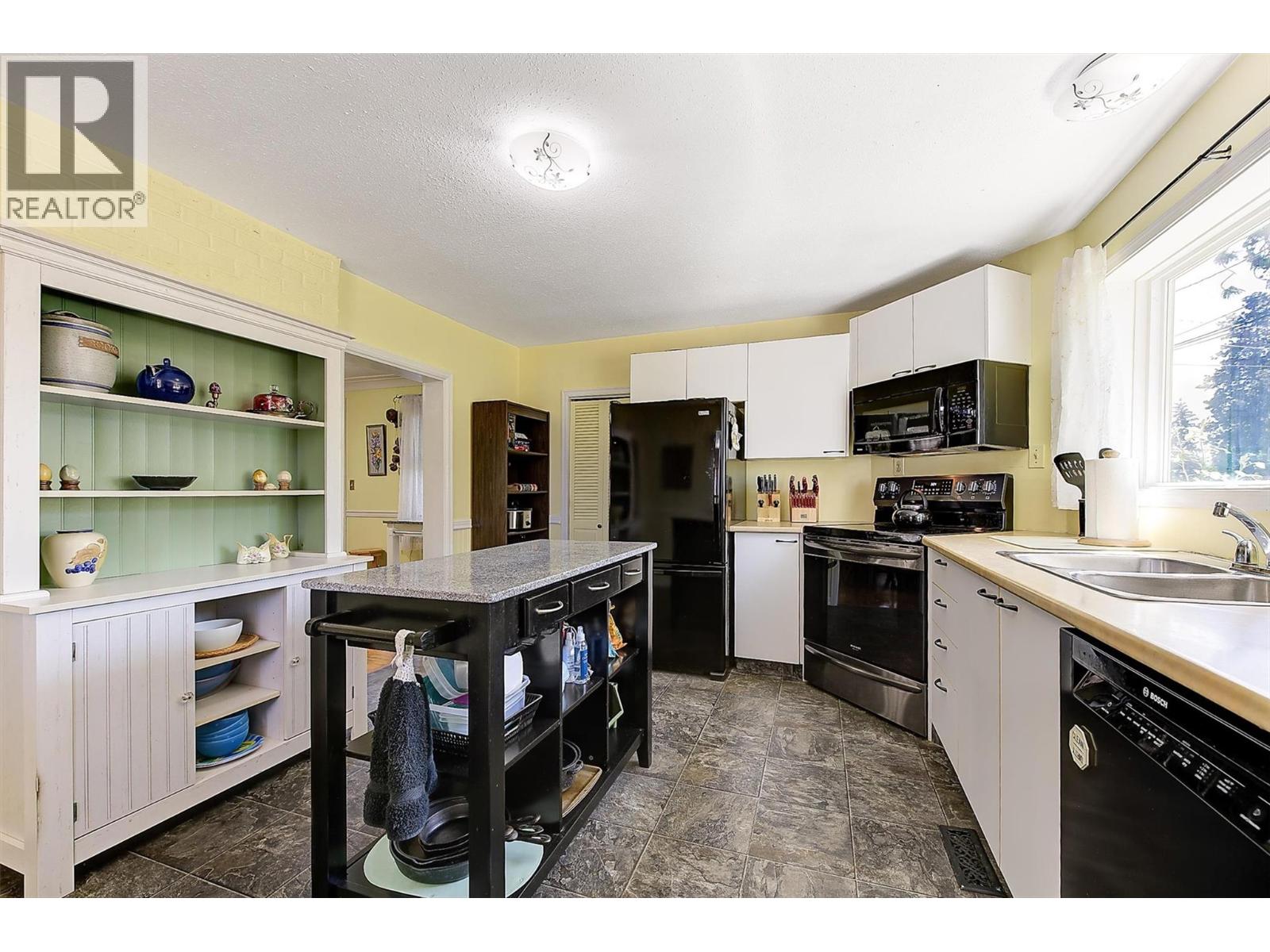 725 Fraser Road, Kelowna, British Columbia  V1X 3M2 - Photo 9 - 10386661