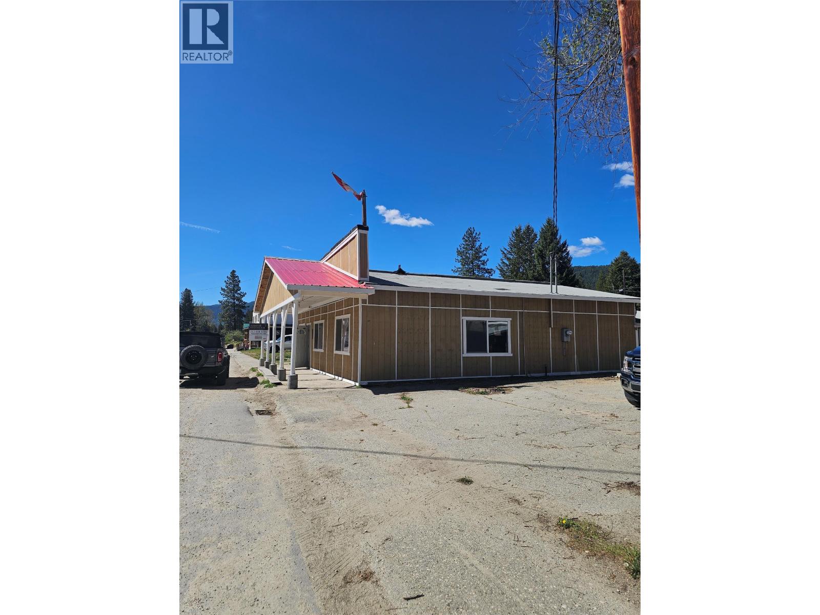 5851 33 Highway, Beaverdell, British Columbia  V0H 1A0 - Photo 2 - 10386722