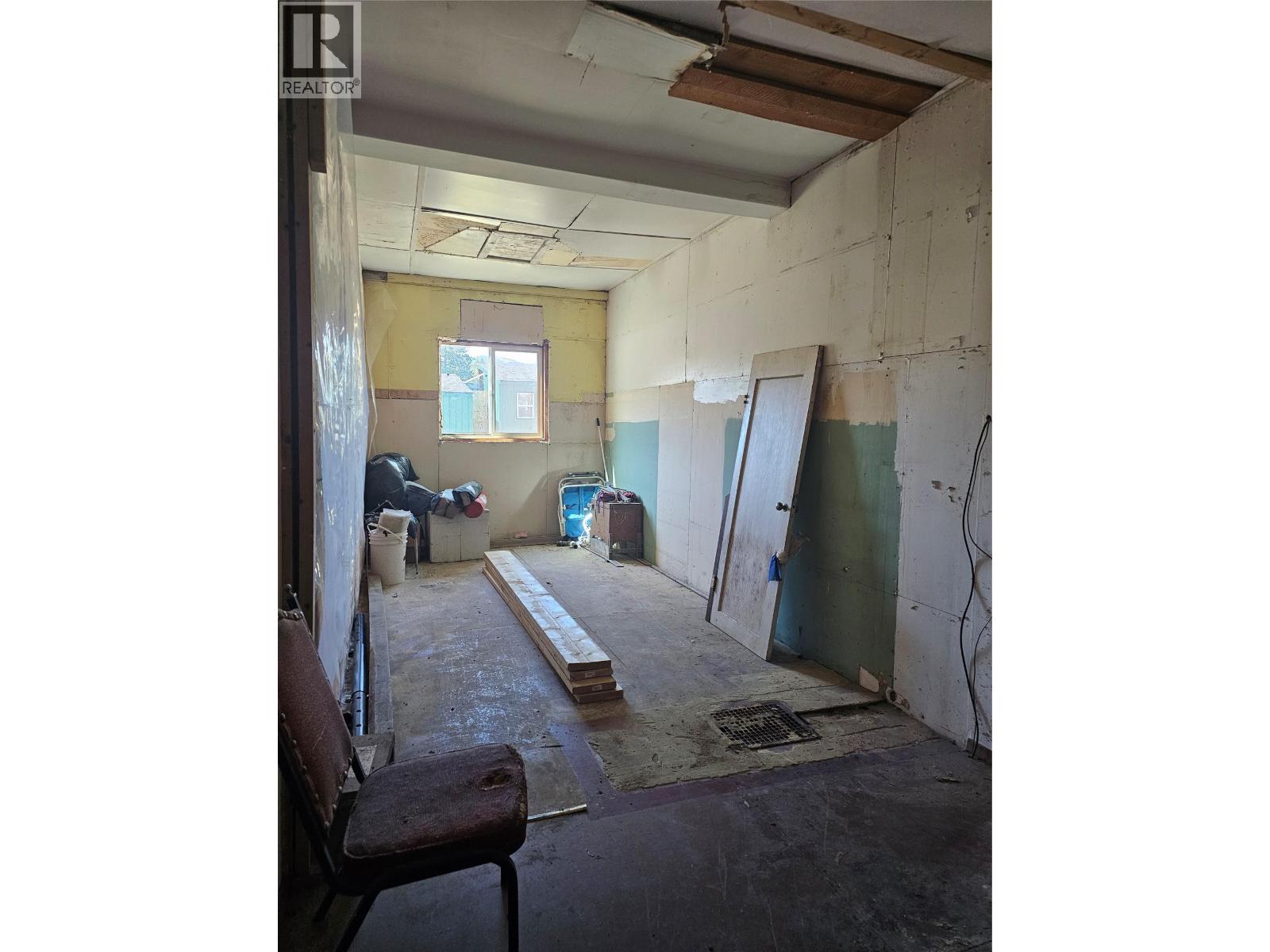 5851 33 Highway, Beaverdell, British Columbia  V0H 1A0 - Photo 8 - 10386722