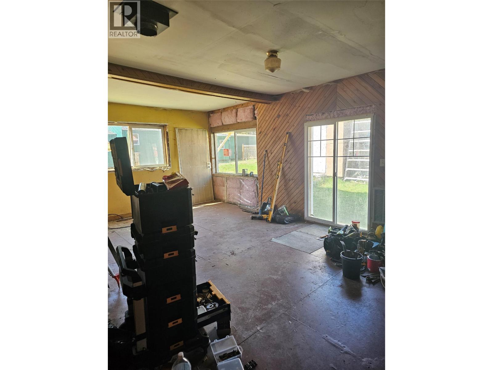 5851 33 Highway, Beaverdell, British Columbia  V0H 1A0 - Photo 9 - 10386722