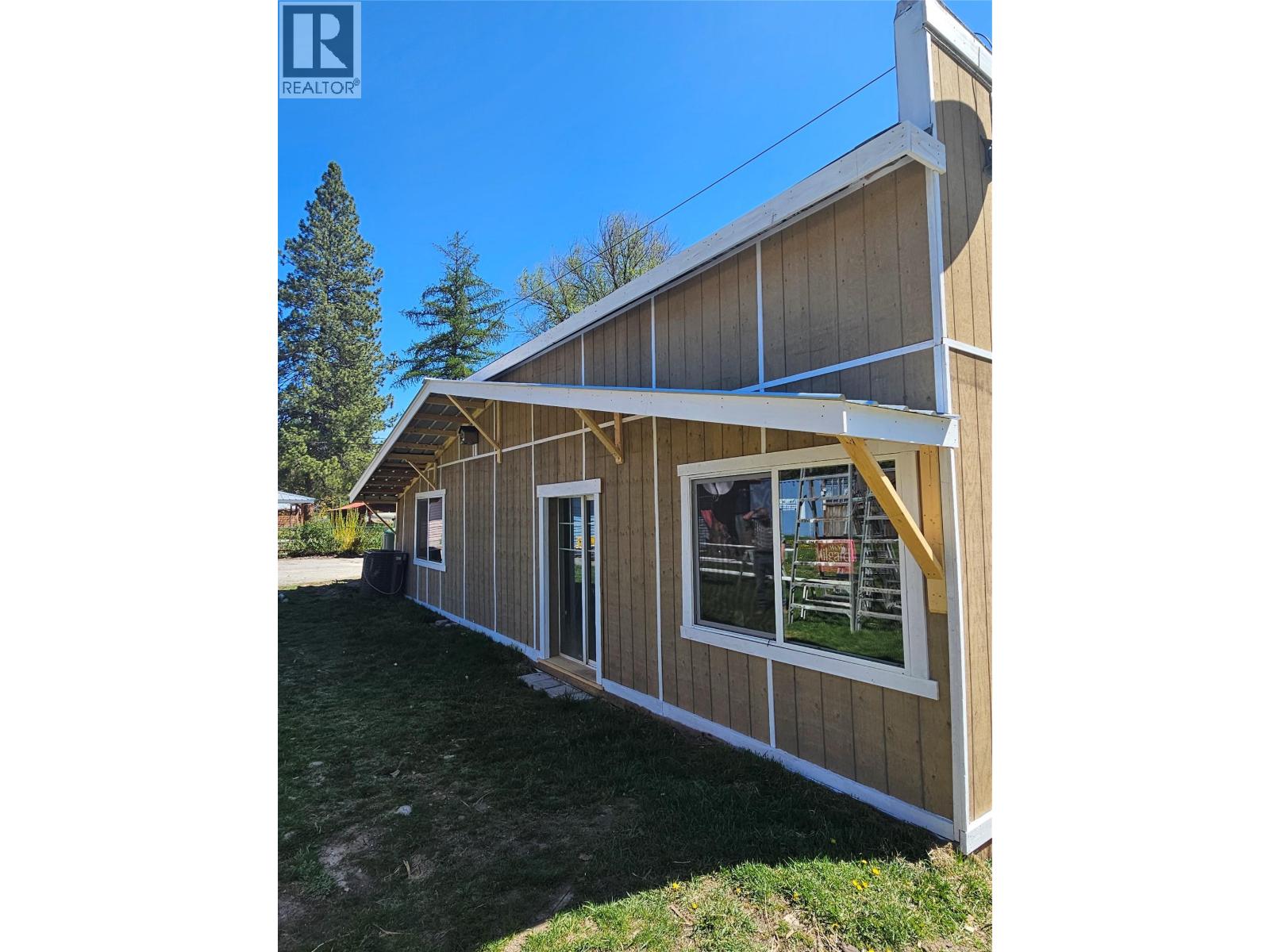 5851 33 Highway, Beaverdell, British Columbia  V0H 1A0 - Photo 16 - 10386713