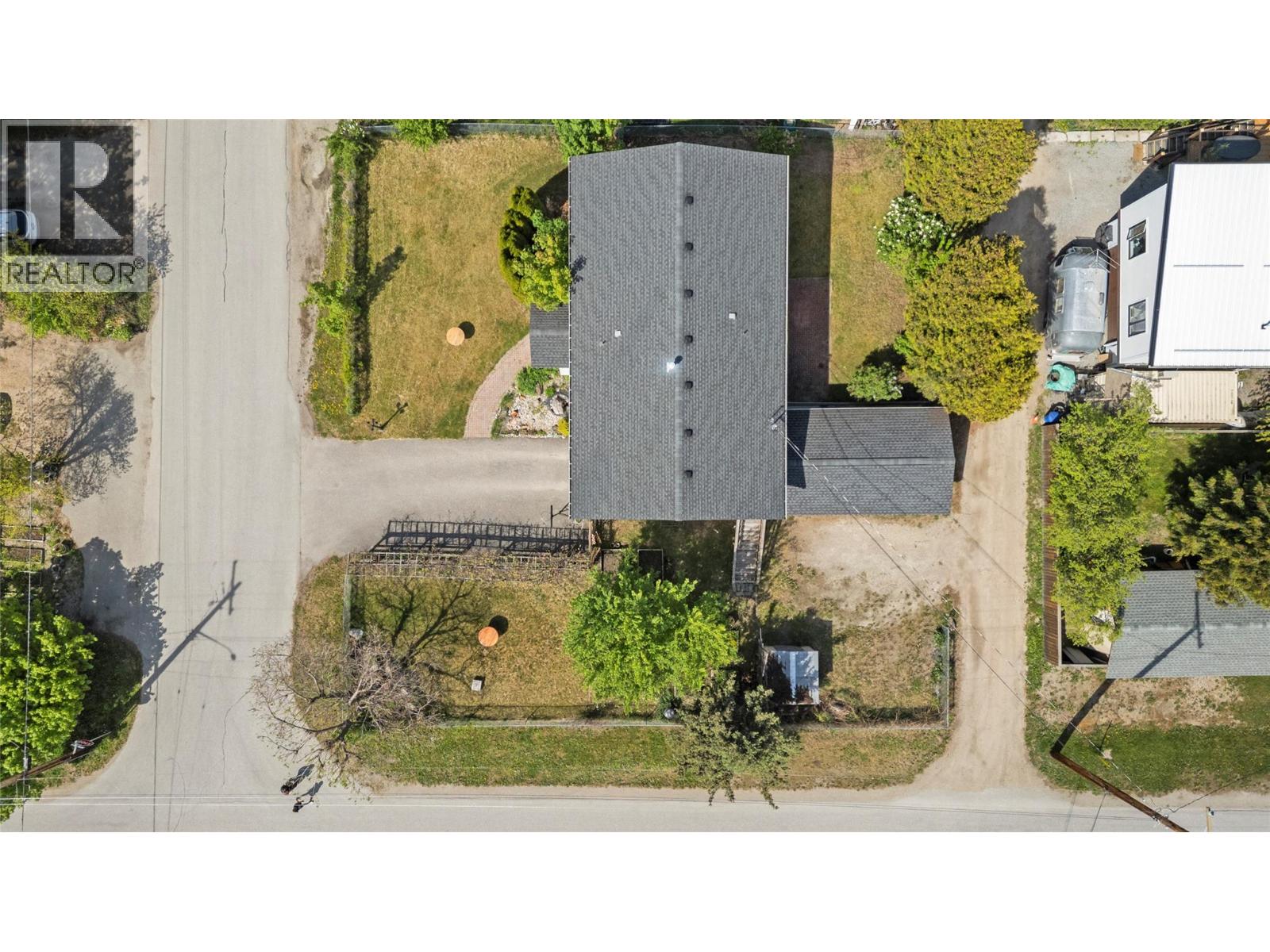 7020 51 Street Ne, Salmon Arm, British Columbia  V0E 1K0 - Photo 3 - 10386699