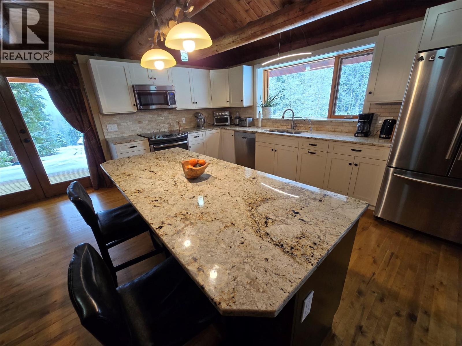 2358 Dunn Lake Road, Clearwater, British Columbia  V0E 1N0 - Photo 11 - 10386693
