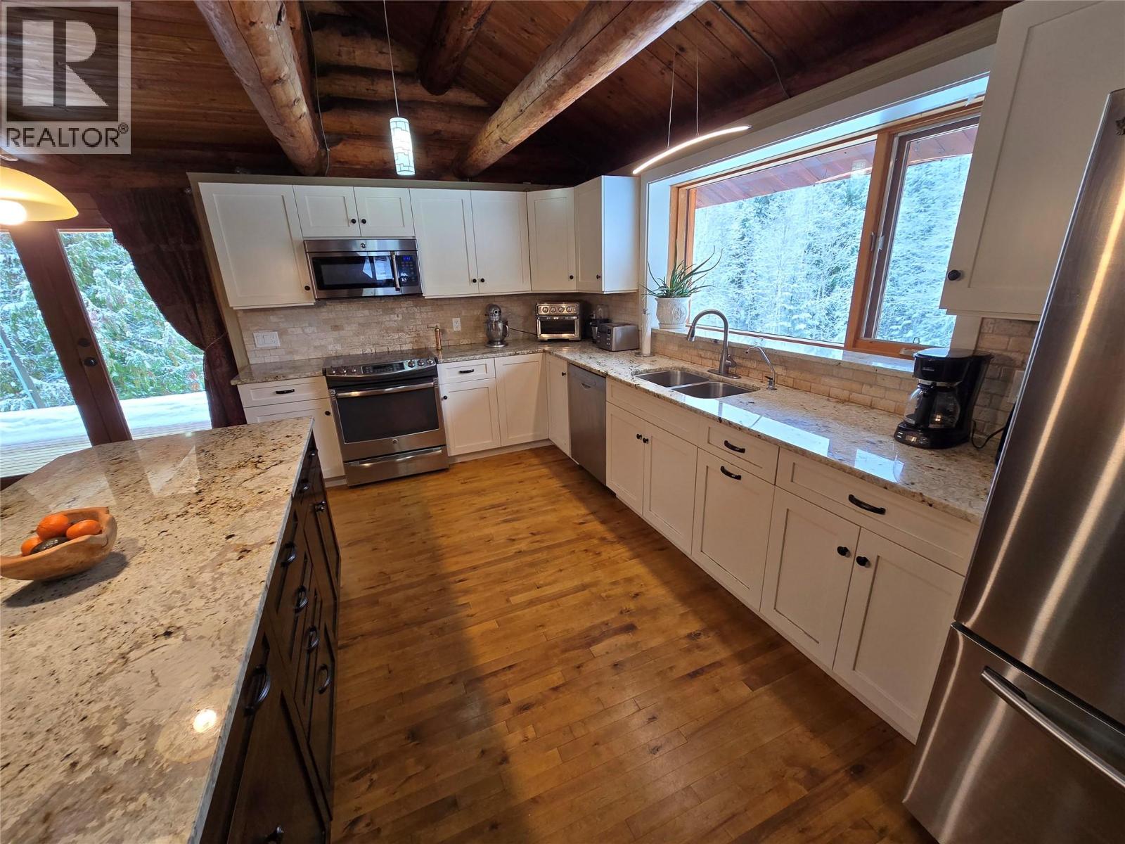 2358 Dunn Lake Road, Clearwater, British Columbia  V0E 1N0 - Photo 12 - 10386693